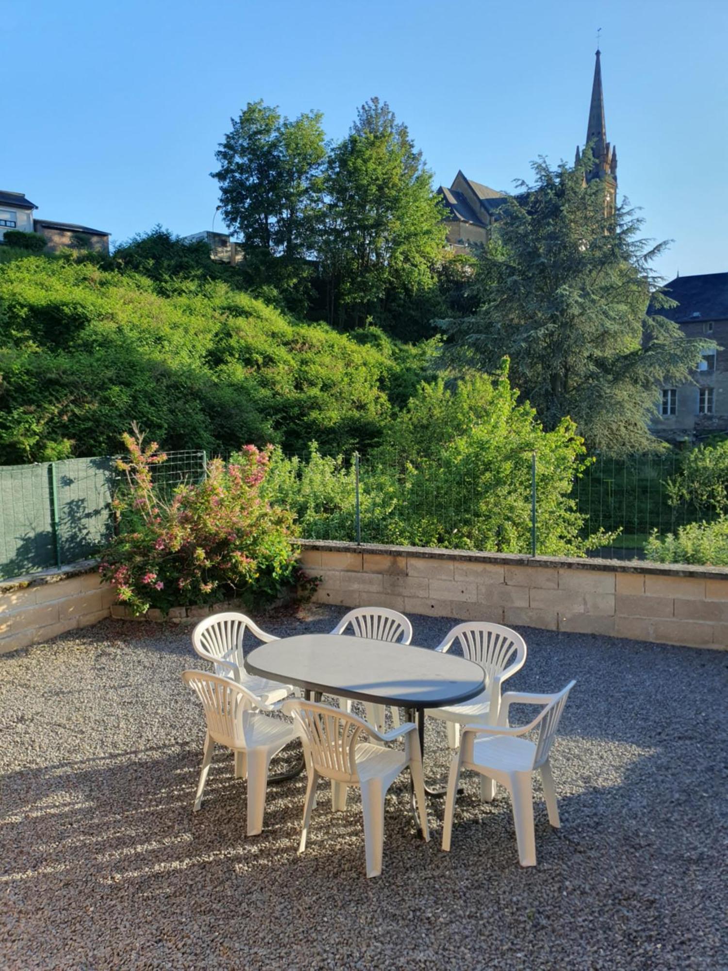 Gite Des Jardiniers Fumay Room photo